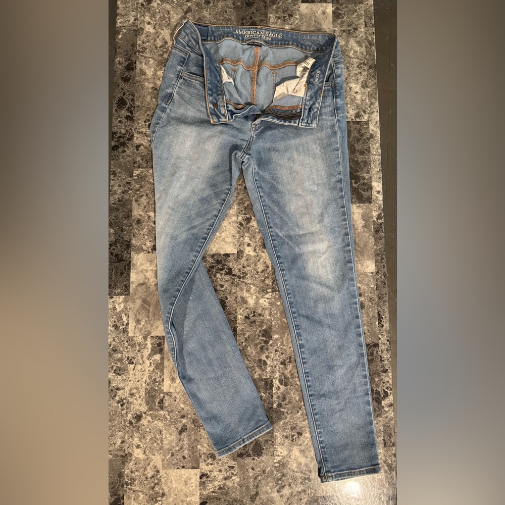 American Eagle Outfitters Light Blue Skinny Jeans